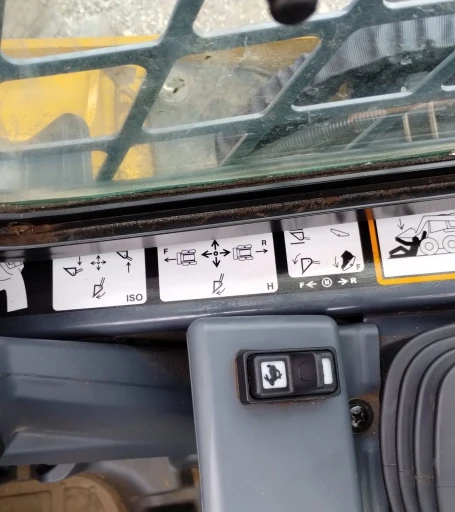 2022 John Deere 330G skid steer loader