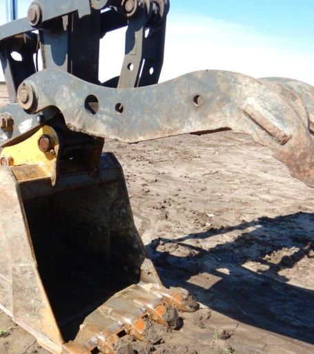 2011 John Deere 200DLC  excavator