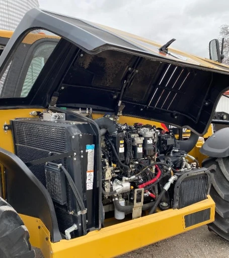 2019 Caterpillar TH408D 4x4x4 Ag Handler
