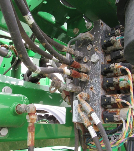 2014 John Deere R4038 self-propelled sprayer