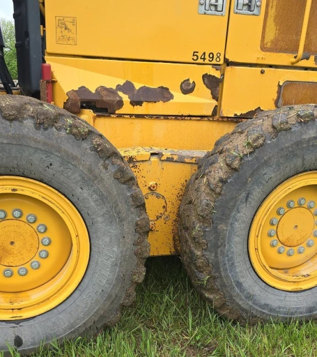 2013 John Deere 770G motor grader