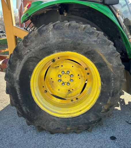 2015 John Deere 6125M MFWD tractor