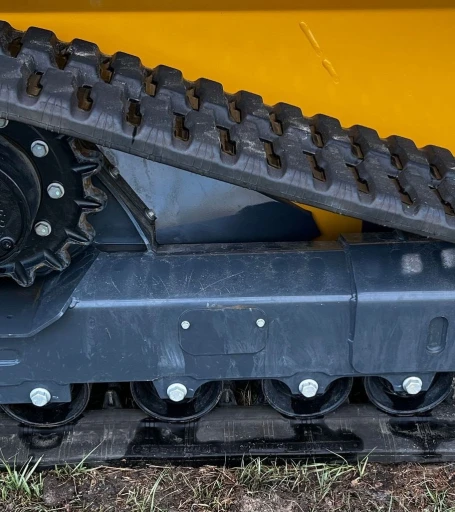 2022 John Deere 325G tracked skid steer