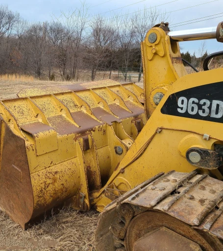 2010 Caterpillar 963D track loader