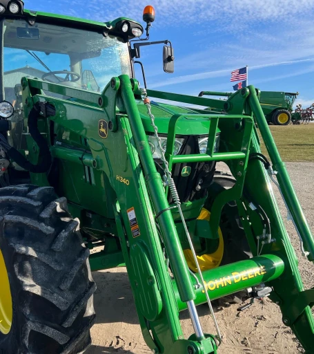 2013 John Deere 6125R MFWD Tractor Loader