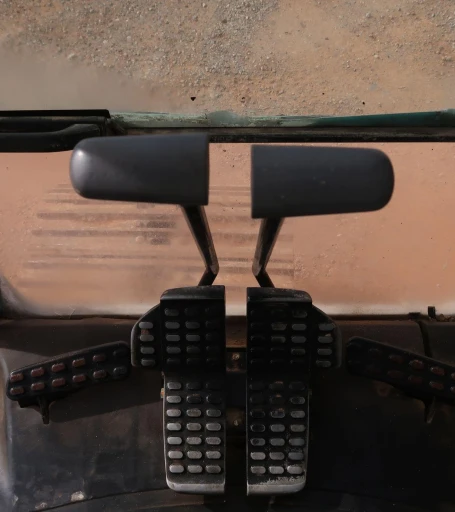 2015 John Deere 210G LC  excavator