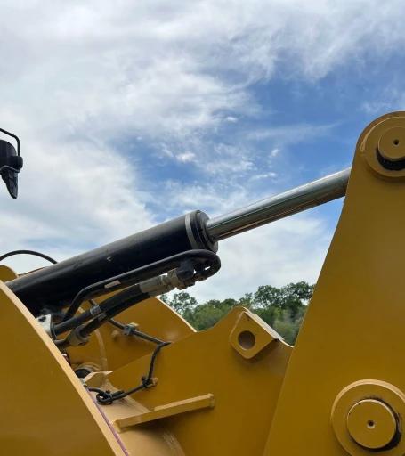 2020 Caterpillar 926M wheel loader