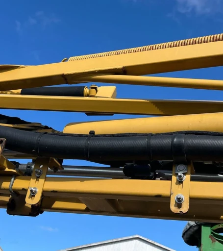 2013 Rogator RG1100 applicator