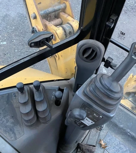 2015 CATERPILLAR 420F2