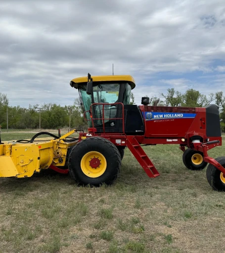 2014 New Holland Speedrower 240 Self-Propelled Windrower