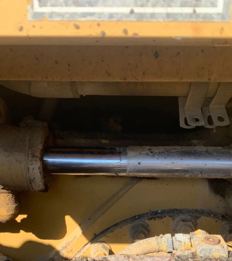2001 Caterpillar 140H motor grader