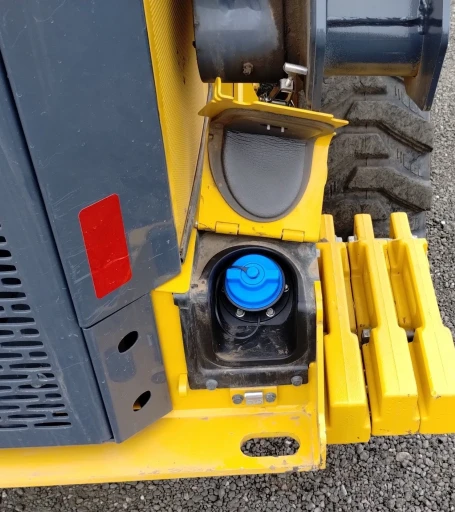 2022 John Deere 330G skid steer loader