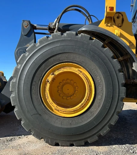2012 John Deere 744K wheel loader