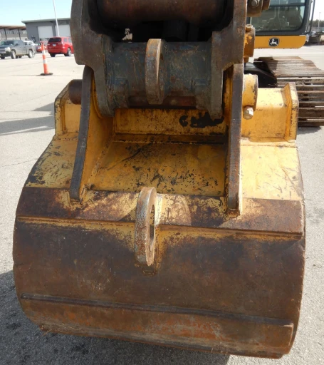 2011 John Deere 240DLC excavator