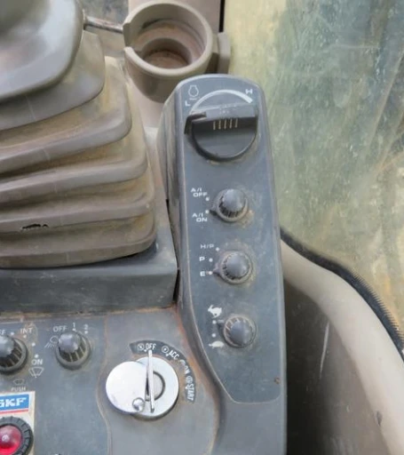 2012 John Deere 200D LC excavator