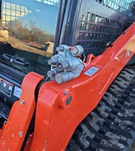 2022 Kubota SVL97-2 tracked skid steer loader