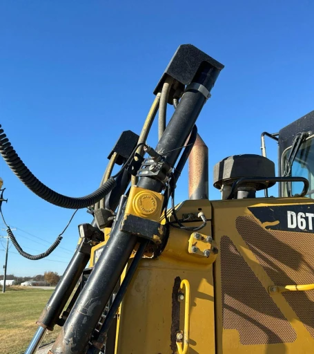 2011 Caterpillar D6T XL dozer