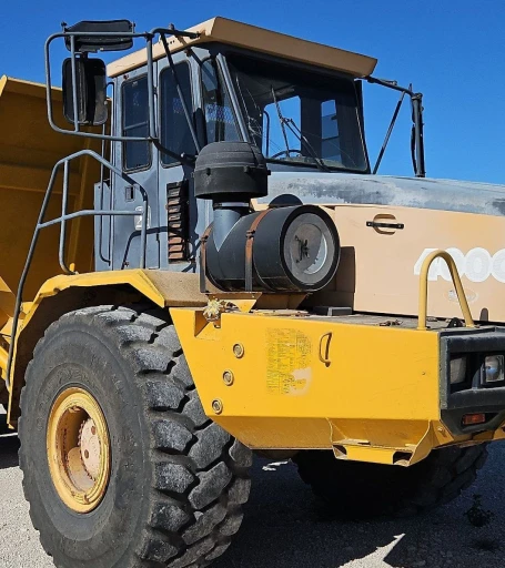 2000 John Deere 400C haul truck