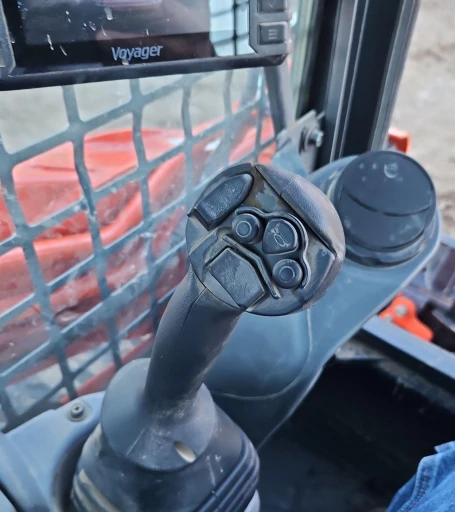 2022 Kubota SVL97-2 tracked skid steer loader