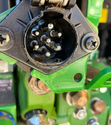 2015 John Deere 6125M MFWD tractor