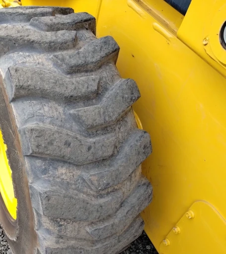 2022 John Deere 330G skid steer loader