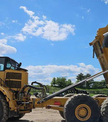 2013 Caterpillar 740B haul truck