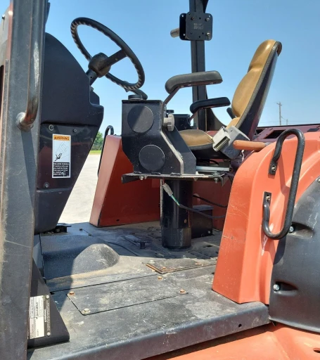 2012 Ditch Witch RT120 Quad vibratory cable plow