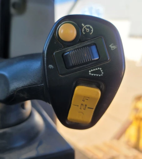 2015 Caterpillar D6T XW dozer