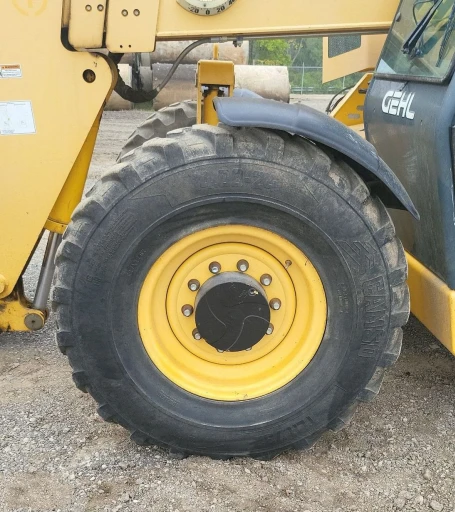 2017 Gehl DL1240 telehandler