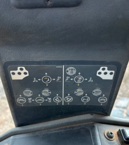 2013 John Deere 772GP motor grader