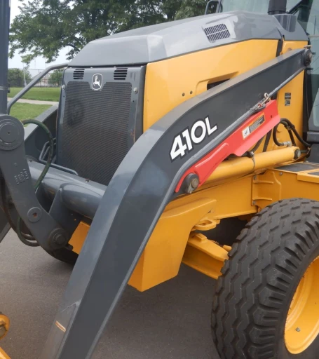 2015 John Deere 410L backhoe