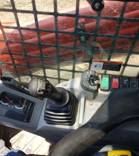 2013 Kubota SVL75 skid steer 2