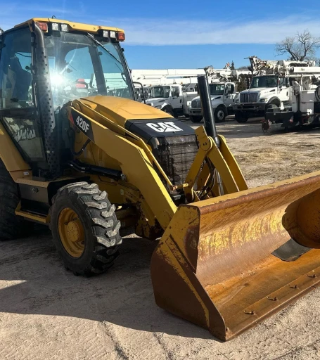 2015 Caterpillar 420F backhoe