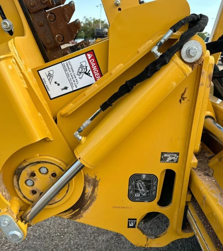 2009 Vermeer RTX750 trencher