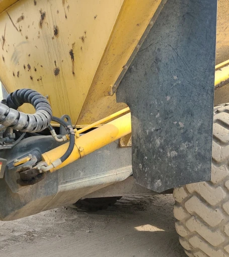 2013 Komatsu HM400-3 haul truck
