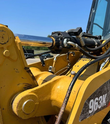 2016 Caterpillar 963K track loader