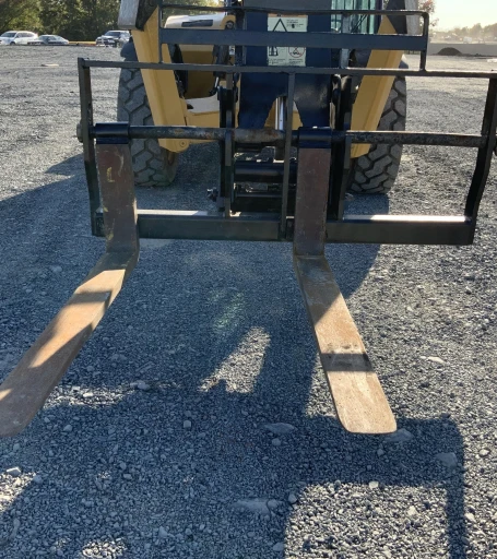 2013 Caterpillar TL1055C Telehandler