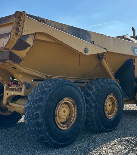 2013 Caterpillar 735B haul truck