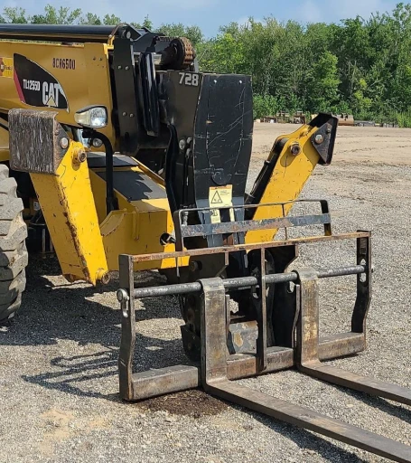 2017 Caterpillar TL1255D telehandler