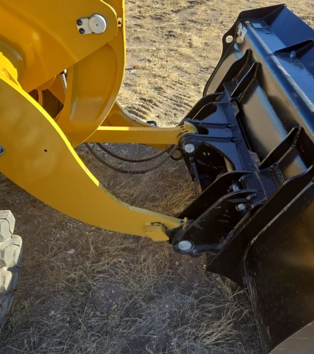 2022 Caterpillar 908M wheel loader