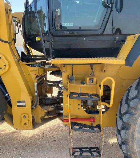 2017 Caterpillar 938M wheel loader