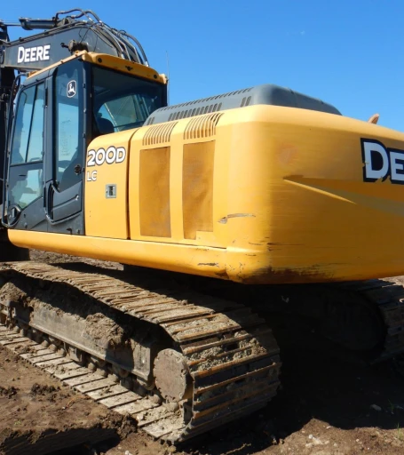 2011 John Deere 200DLC  excavator