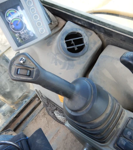 2017 Caterpillar 303.5 E2 mini excavator
