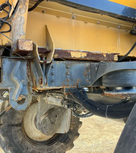 2013 Rogator RG1100 applicator