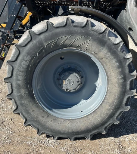2013 Rogator RG1100 applicator