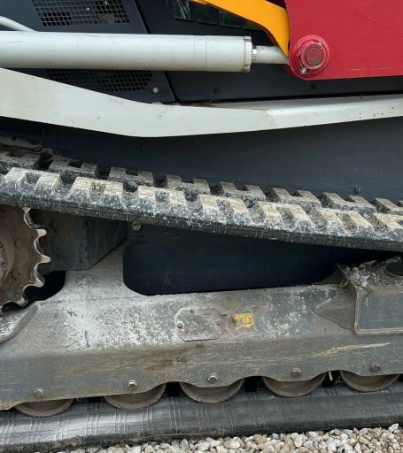 2020 Takeuchi TL12R2 tracked skid steer loader