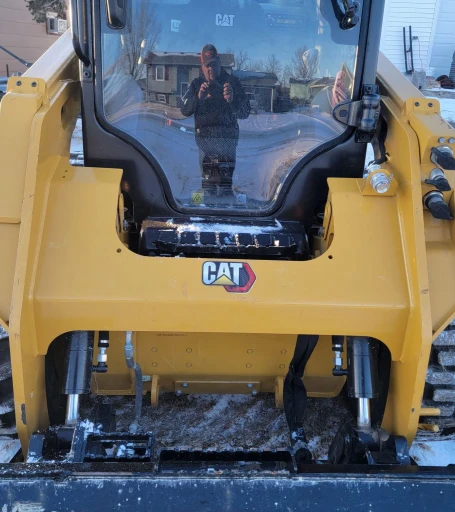 2021 Caterpillar 242D3 skid steer loader