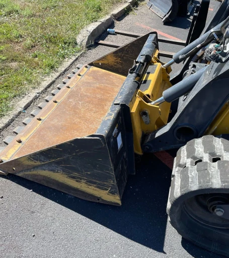 2021 John Deere 325G tracked skid steer loader