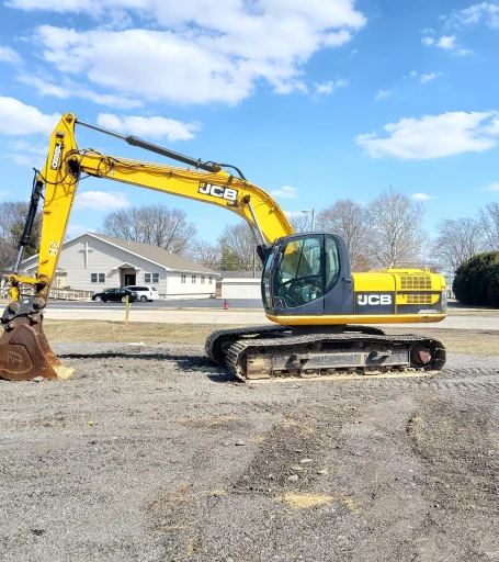 2011 JCB JS220LC Excavator