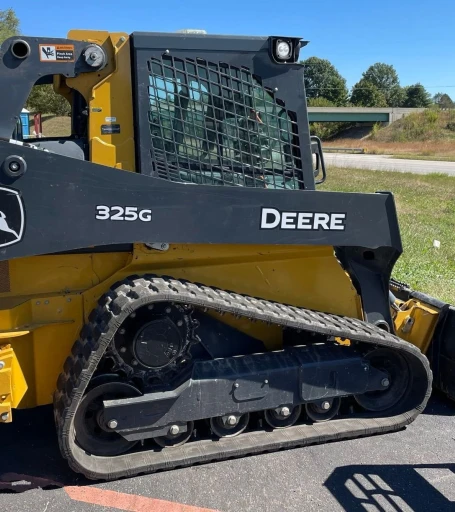 2021 John Deere 325G tracked skid steer loader